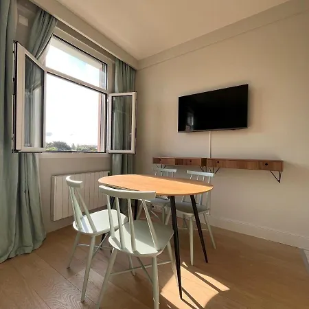 Apartment Lumineux Avec Balcon A Saint-jean-de-luz, A Deux Pas De La Et Des Commerces - Fr-1-239-839