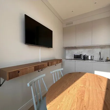 Lumineux Avec Balcon A Saint-jean-de-luz, A Deux Pas De La Et Des Commerces - Fr-1-239-839 Apartment *