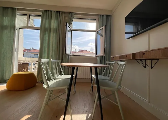 Daire Lumineux Avec Balcon A Saint-jean-de-luz, A Deux Pas De La Et Des Commerces - Fr-1-239-839 Saint-Jean-de-Luz